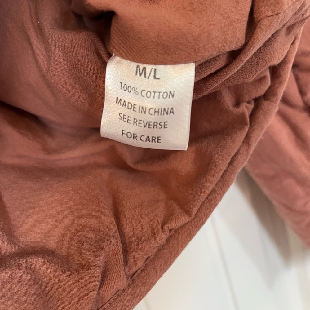 WISHLIST quilted puffy cropped jacket. 100%
Cotton fully lined Size M/L ADORABLE - Picture 4 of 10